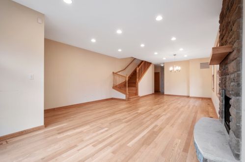 2712 Bryn Mawr Ave, Chicago IL 60659-4414 exterior