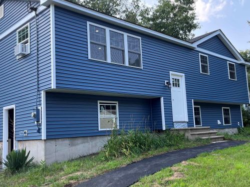 9 Redwing Rd, Concord, NH 03301-7892