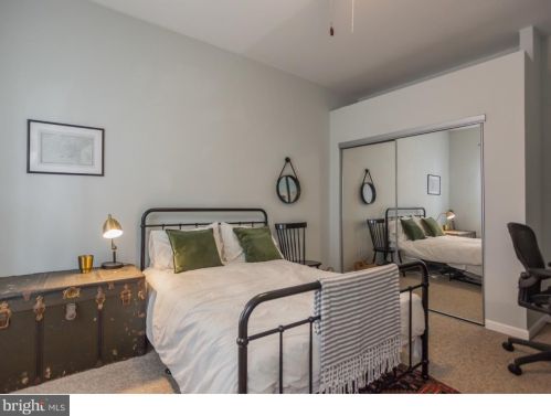 241 Bainbridge St, Philadelphia PA 19146-2034 exterior