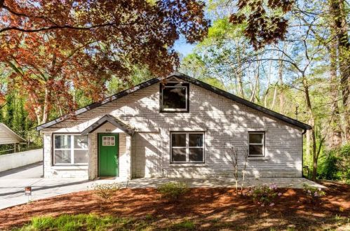 866 Brookdale Dr, Atlanta, GA 30344-6726