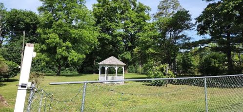 944 Main St, Killingly CT 06239-1401 exterior