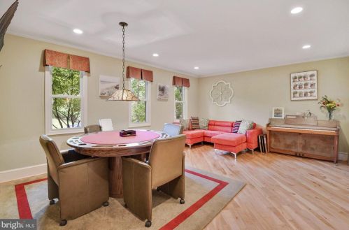 9 Bethayres Ct, Rockville MD 20855-2020 exterior