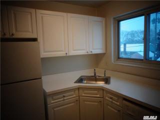 1802 Shipley Ave, Valley Stream NY  11580-1753 exterior