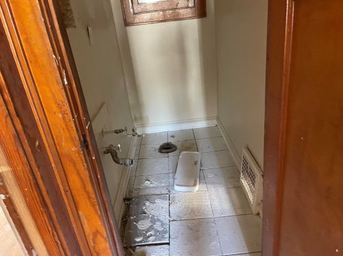 426 Chambers St, Milwaukee WI  53212-2356 exterior