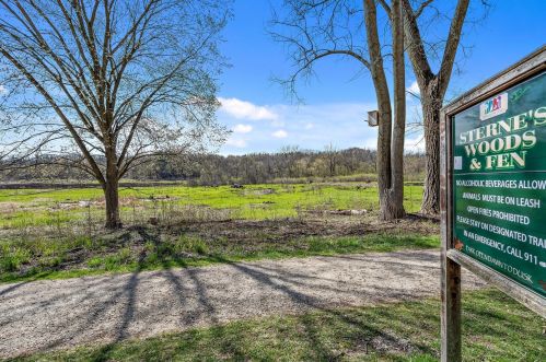 673 Saddle Rdg, Bull Valley IL 60012-3600 exterior