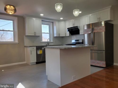 7054 Dorcas St, Philadelphia PA 19111-4111 exterior