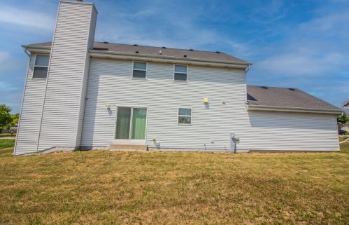 9286 Burbank Ave, Milwaukee WI 53224-1317 exterior