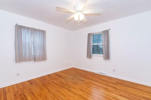 1615 Hamelink Dr, Kalamazoo MI 49002-1657 exterior