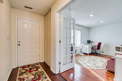 22 Carriage Pl, Edison NJ 08820-4020 exterior