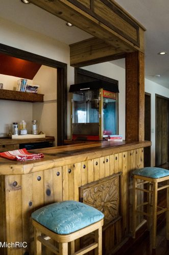 4206 Lk Frst Dr, Kalamazoo MI 49008-3309 exterior