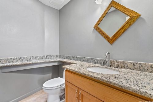 2270 Okoa St, Honolulu HI 96821-2649 exterior