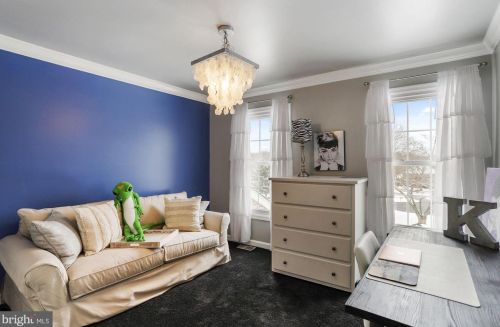 19840 Meredith Dr, Rockville MD 20855-2426 exterior