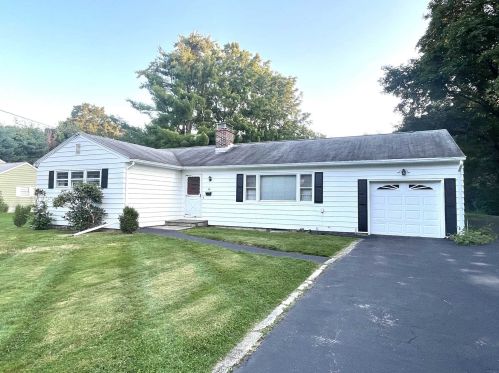 12 Dublin Ln, Poughkeepsie, NY 12603-2014