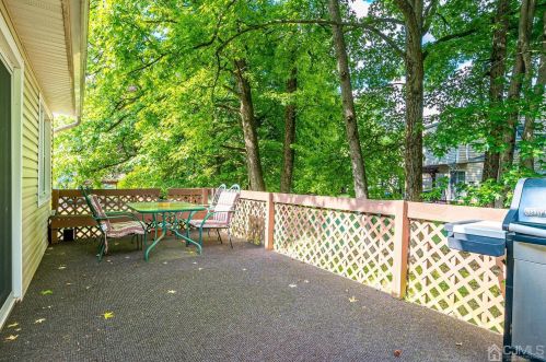 11 Falcon Dr, Edison NJ 08820-2759 exterior