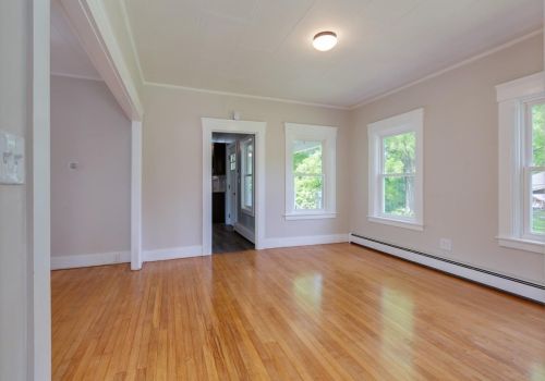 36 Charles St, Concord NH  03303-1528 exterior