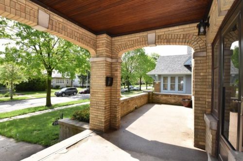 2879 46th St, Milwaukee, WI 53219-3417