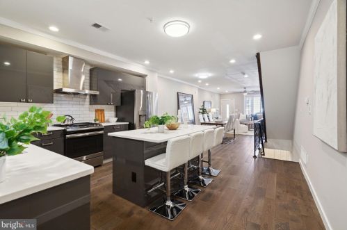 630 Catharine St, Philadelphia PA  19147-2937 exterior