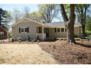 2722 Dee St, Burlington, NC 27215-4704