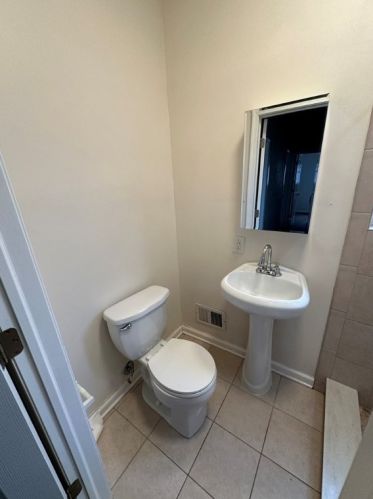 2011 Gregory St, Pittsburgh PA  15203-1641 exterior