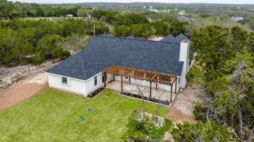 1 Carriage House Ln, Austin TX  78737-9321 exterior