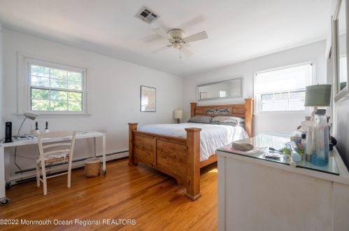 403 Newark Ave, Point Pleasant Beach NJ 08742-4141 exterior