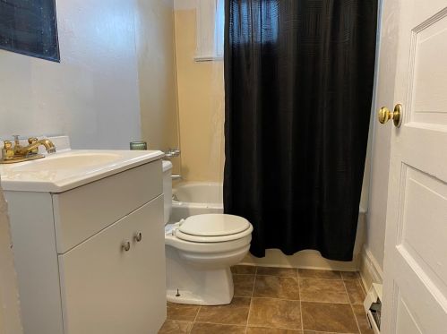 2913 Bedford Ave, Pittsburgh PA 15219-4011 exterior