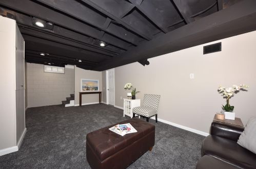 8006 Lisbon Ave, Milwaukee WI 53208-2052 exterior