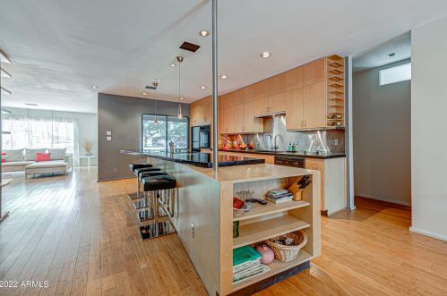 2932 17 Dr, Phoenix AZ 85045-1623 exterior