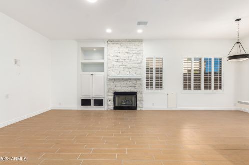 22037 55th St, Phoenix AZ  85054-7151 exterior