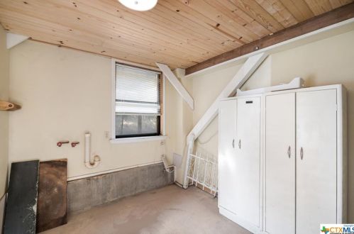 1751 Winding Crk Trl, Spring Branch TX 78070-5327 exterior