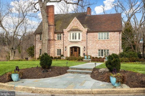 4655 Hawthorne Ln, Washington, DC 20016-3437