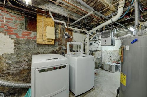 38 Royal St, Providence RI 02906-1830 exterior