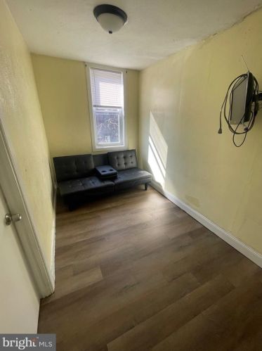 1500 Lawrence St, Philadelphia PA  19122-3721 exterior