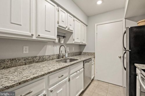 2020 Flowering Tree Ter, Silver Spring MD 20902-5815 exterior