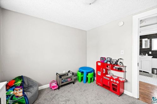 312 7th St, Duluth MN 55805-1328 exterior