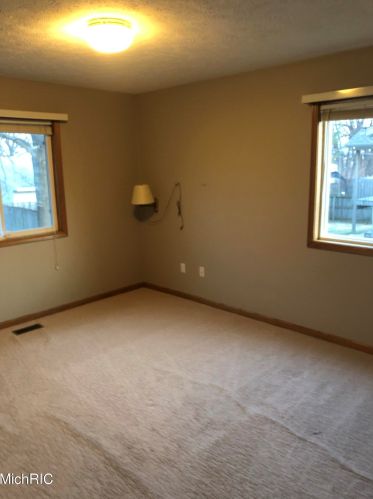 450 Macomb Ave, Grand Rapids MI 49534-3549 exterior