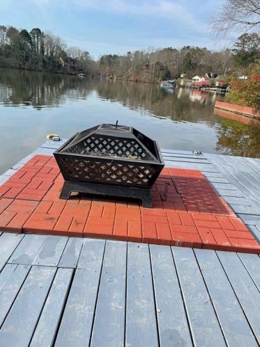 950 Lake Dr, Lithonia GA  30039-6640 exterior