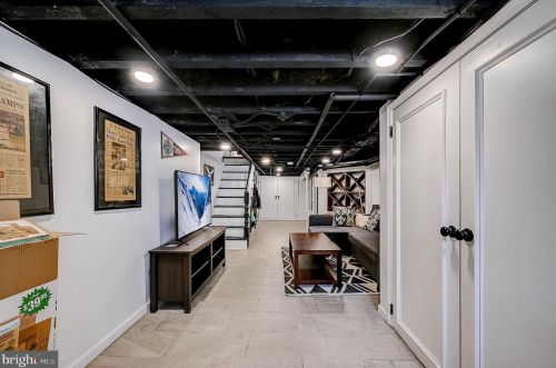 1930 Juniper St, Philadelphia PA 19148-2218 exterior