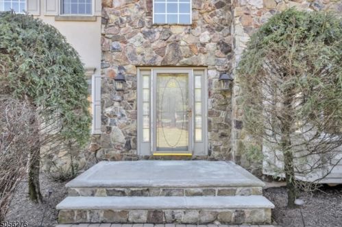 94 Washington Valley Rd, Warren, NJ 07059-7116