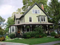 35 Central St, Newton, MA 02466-2402