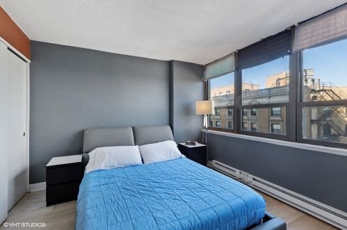 2740 Pine Grove Ave, Chicago IL  60614-6110 exterior