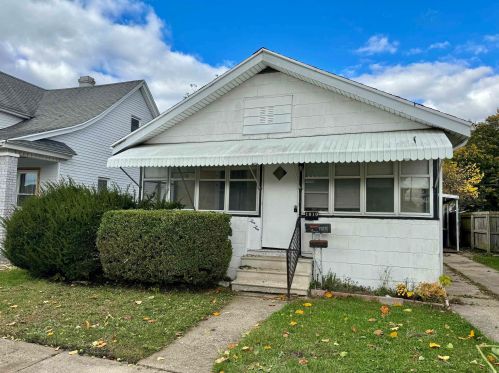 1010 7th St, Mishawaka, IN 46544-4853