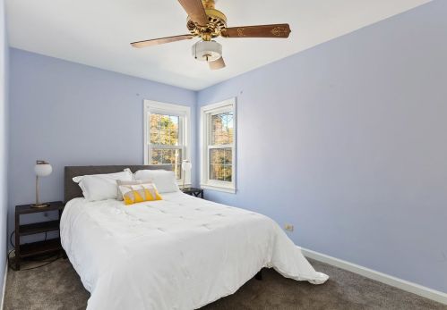 3305 Hollywood Ave, Chicago IL 60659-3601 exterior