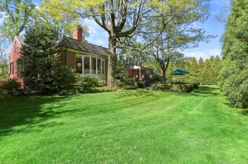 7 Deer Ln, Greenwich CT 06830-3802 exterior