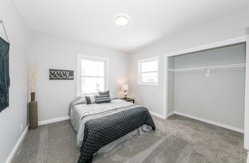 5742 40, Milwaukee WI 53221-3910 exterior