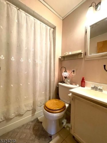 1020 Owassa Rd, Fredon NJ 07860-4120 exterior