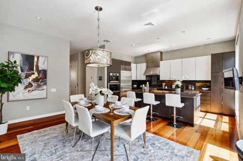 1433 Bainbridge St, Philadelphia PA 19146-2121 exterior