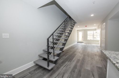 2122 2nd St, Philadelphia PA 19147-3802 exterior