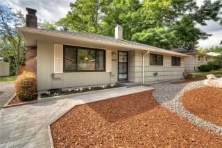 20017 14th Ave, Seattle, WA 98198-3375