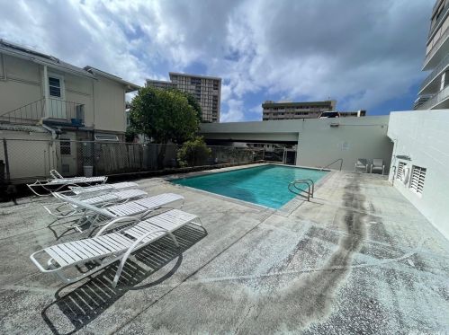 1333 Heulu St, Honolulu HI  96822-3047 exterior